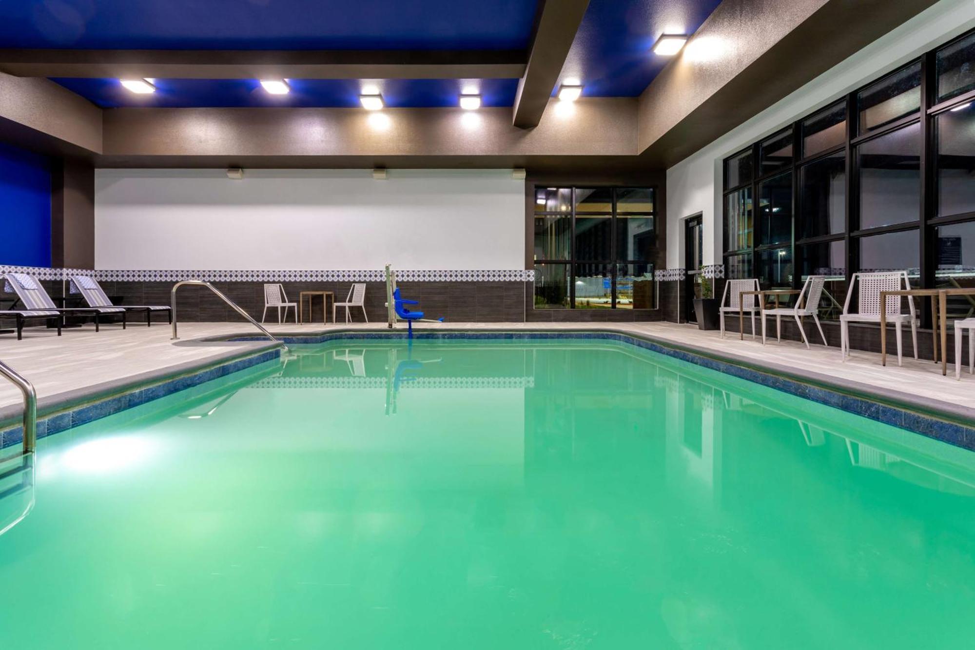 Hilton Garden Inn Hays, Ks エクステリア 写真