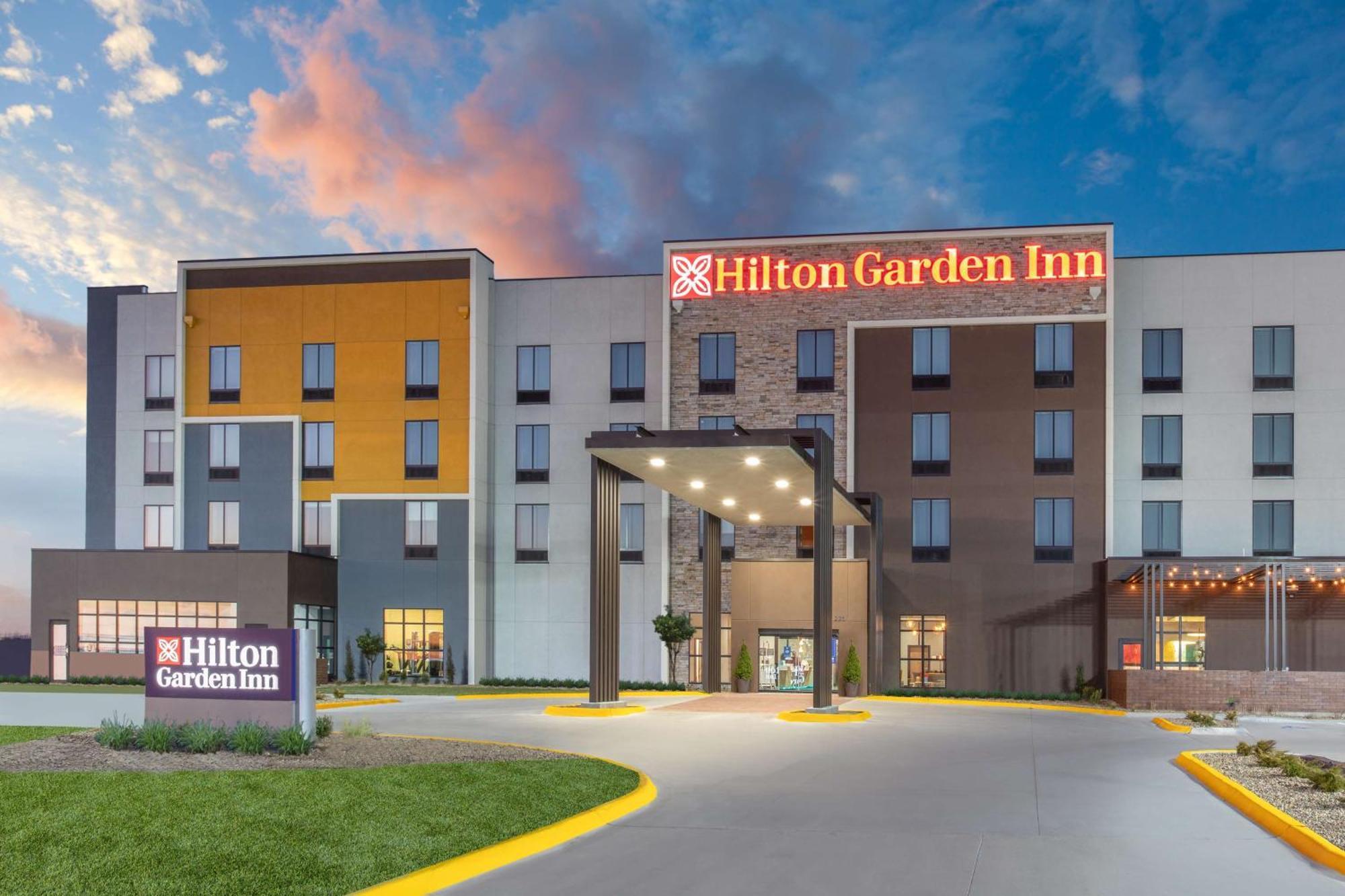 Hilton Garden Inn Hays, Ks エクステリア 写真