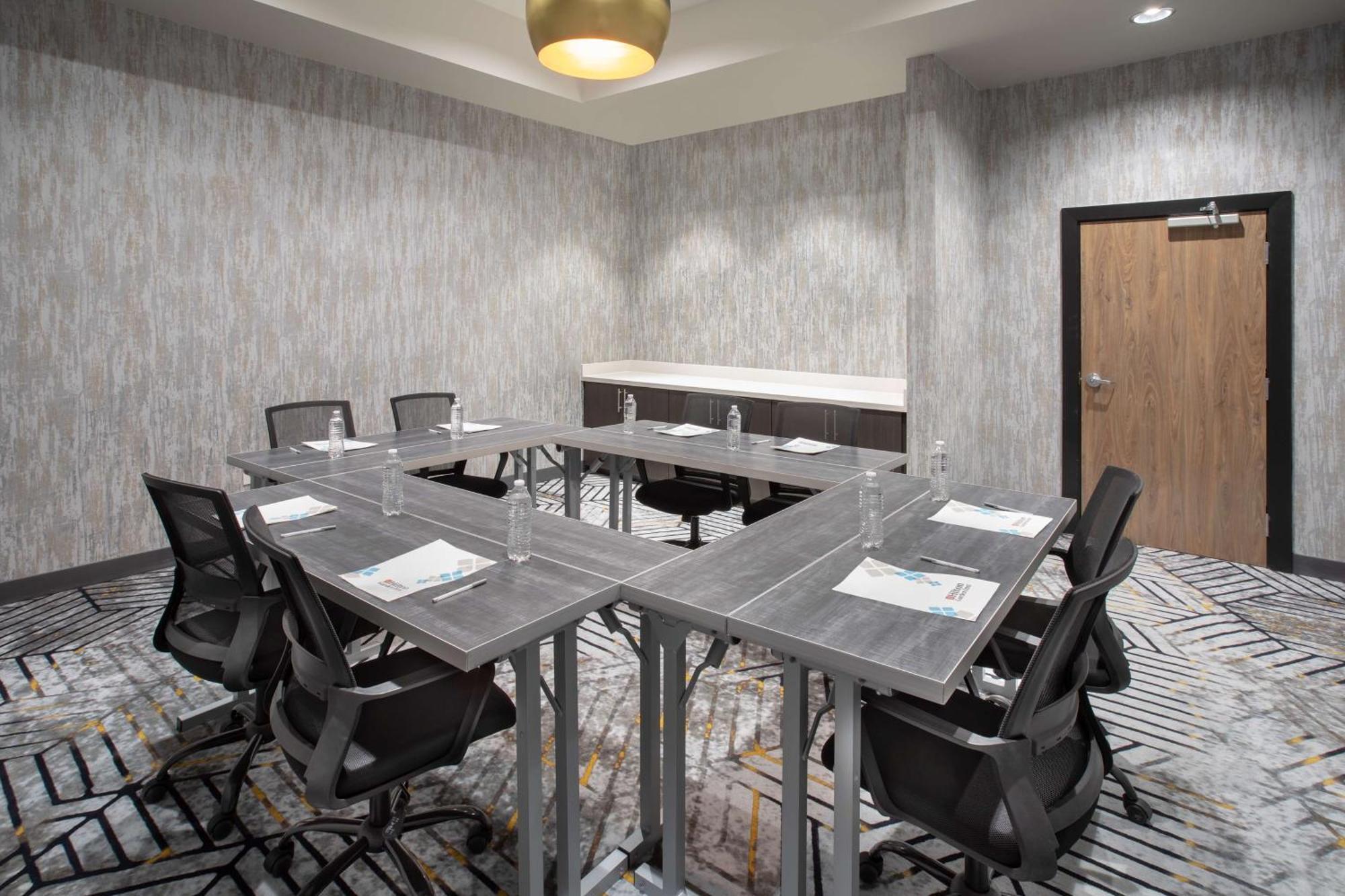 Hilton Garden Inn Hays, Ks エクステリア 写真